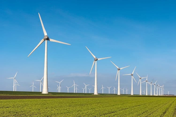Energi Angin, Potensi Alam, dan Tantangan Listrik dari Udara