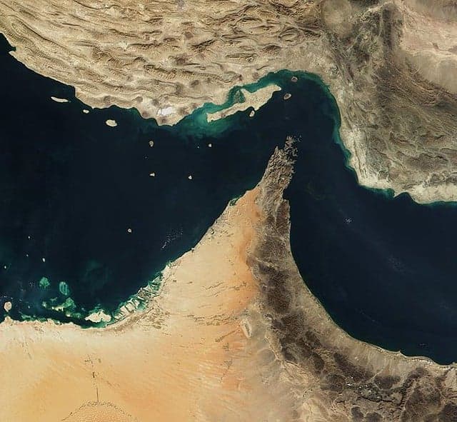 Selat Hormuz yang Jauh Terasa Dekat