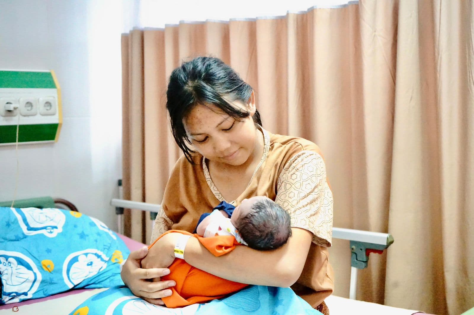 Melahirkan di Indonesia