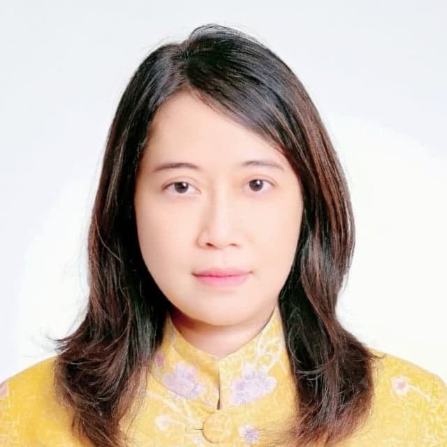 Dewi Yustisiana, S.H., M.Kn.