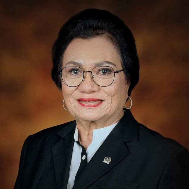 Adriana Charlotte Dondokambey