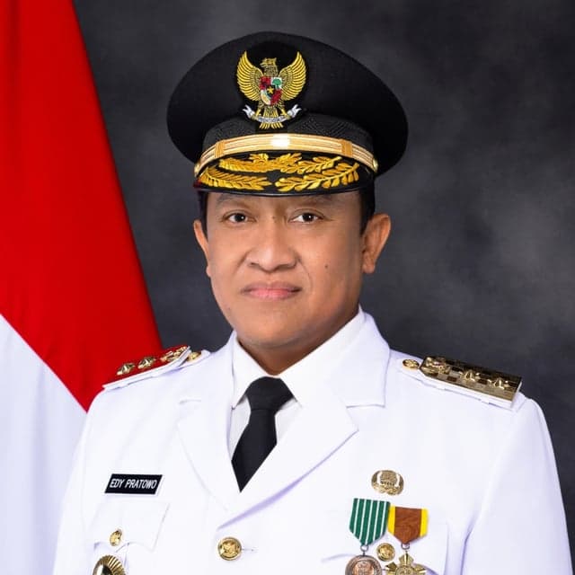 Edy Pratowo